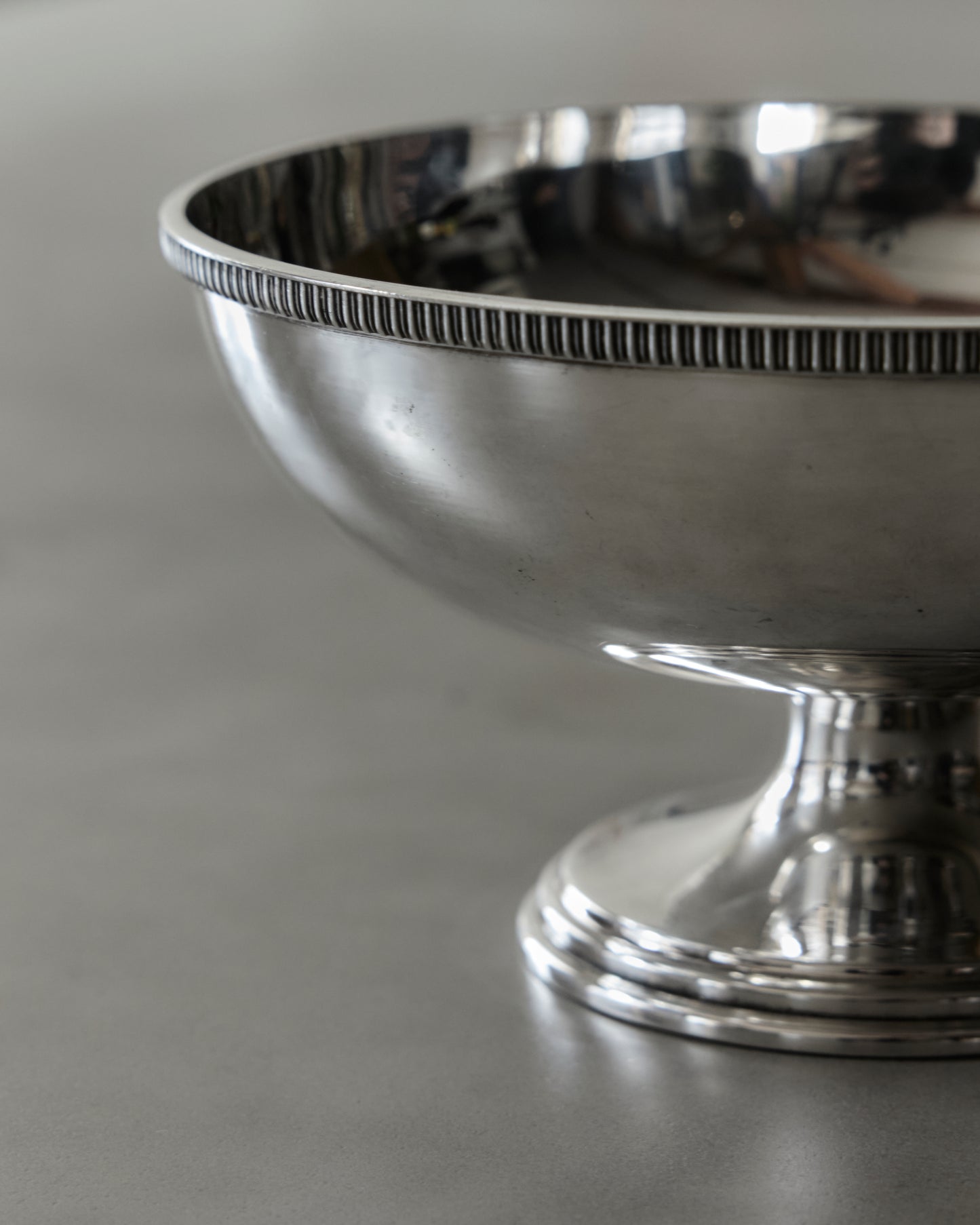 Pedestal Fruit Bowl