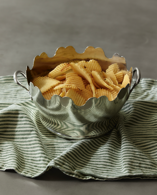 Round Scalloped Bucket