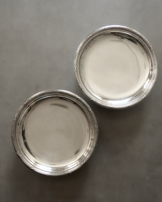 Round Footed Plates